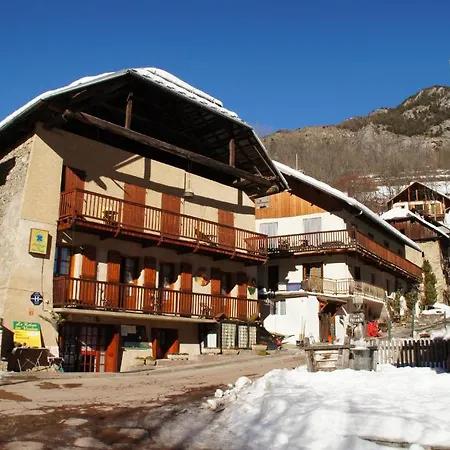 Le Relais Des Vaudois ホテル 2*